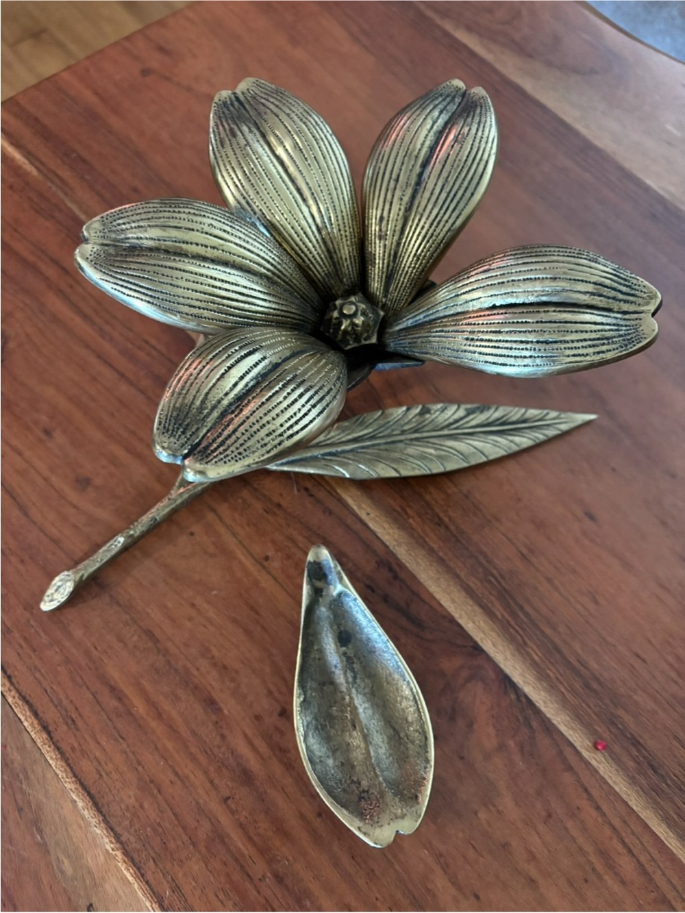 Vintage MCM Lotus Flower Ashtray with removable petals